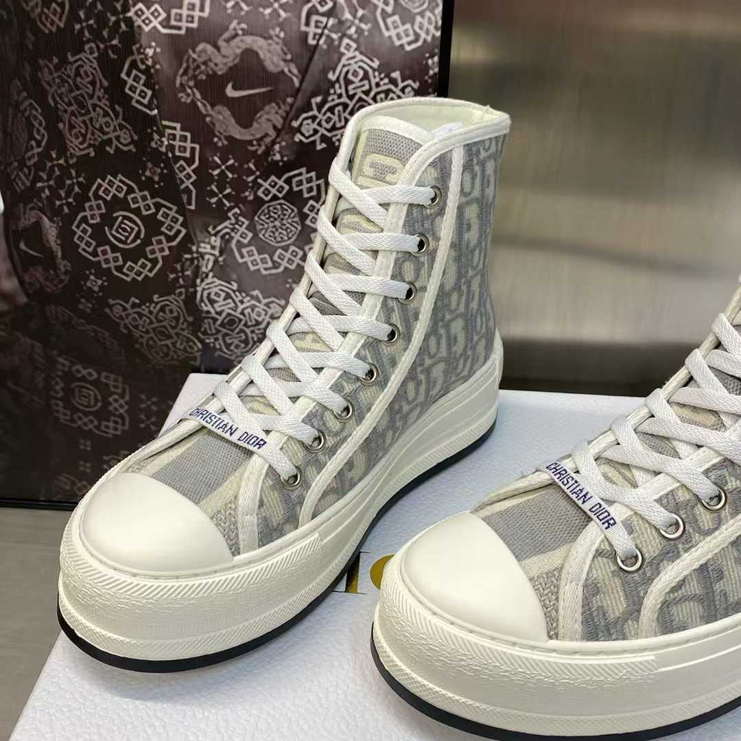 ua D*or sneaker