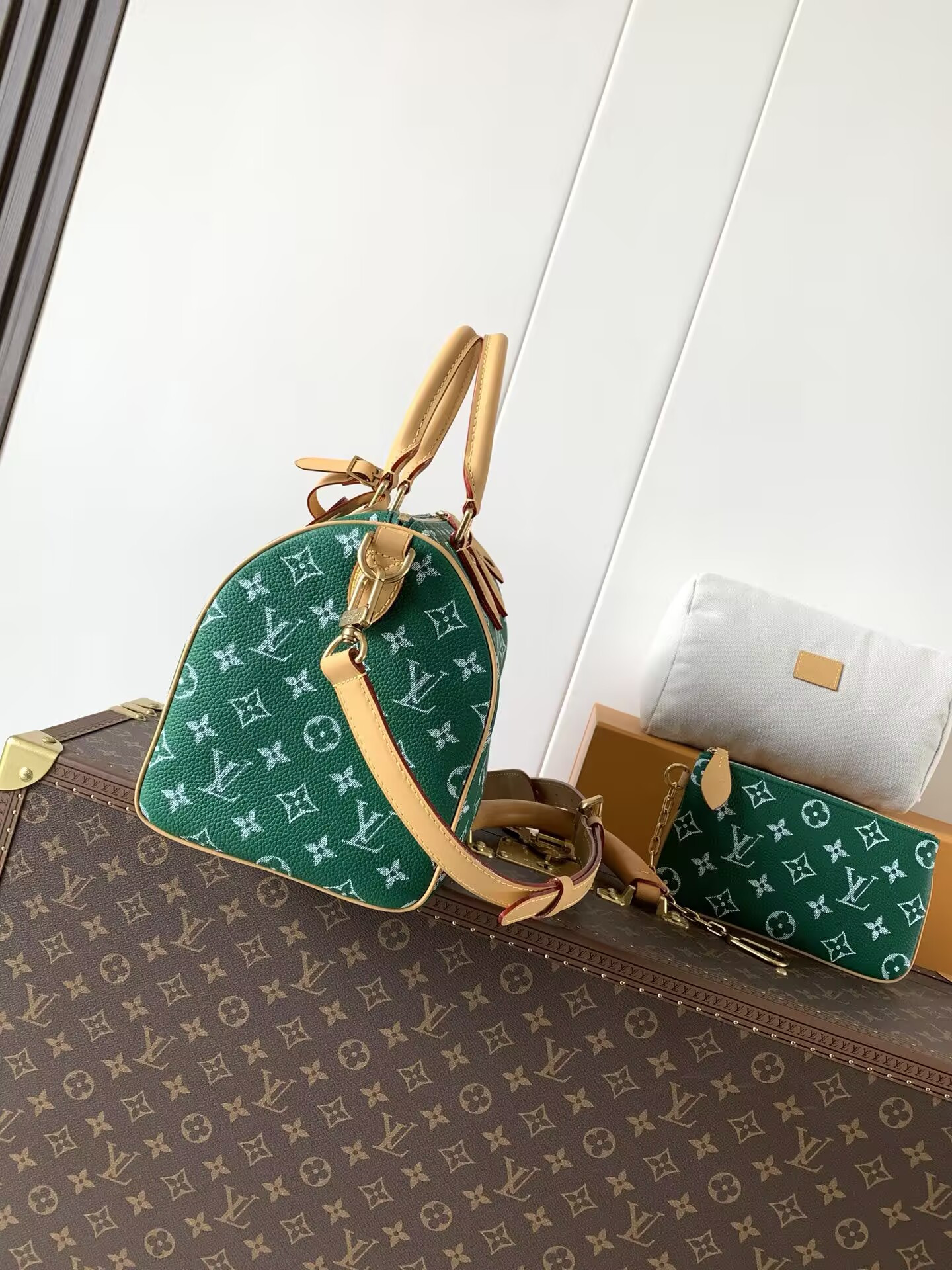 LV Speedy P9 Bandoulière 30 M14077 32x22.5x18cm