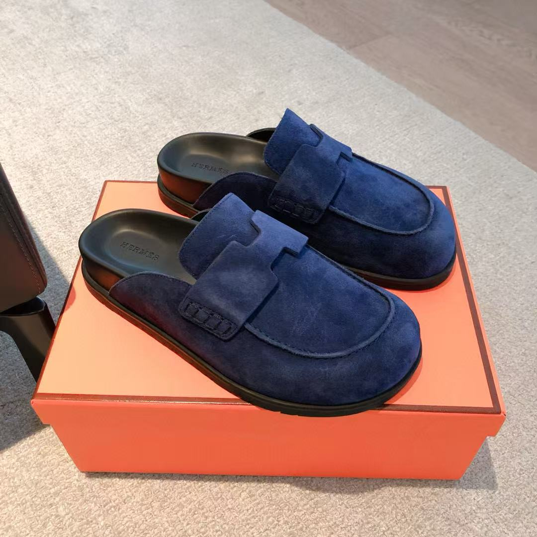 ua H**mes slippers