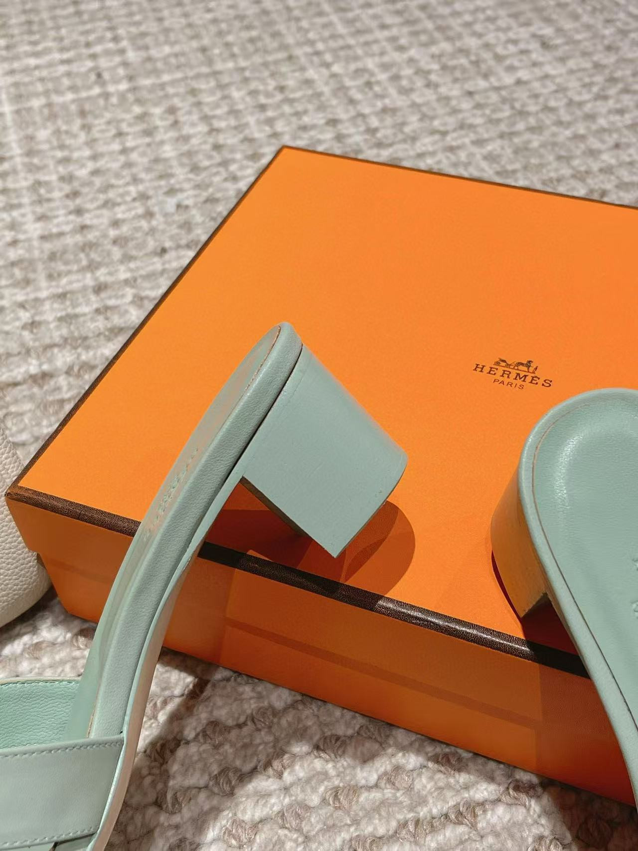 ua H**mes oasis sandal