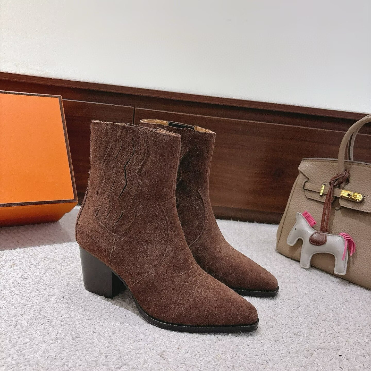 ua H**mes vegas ankle boot
