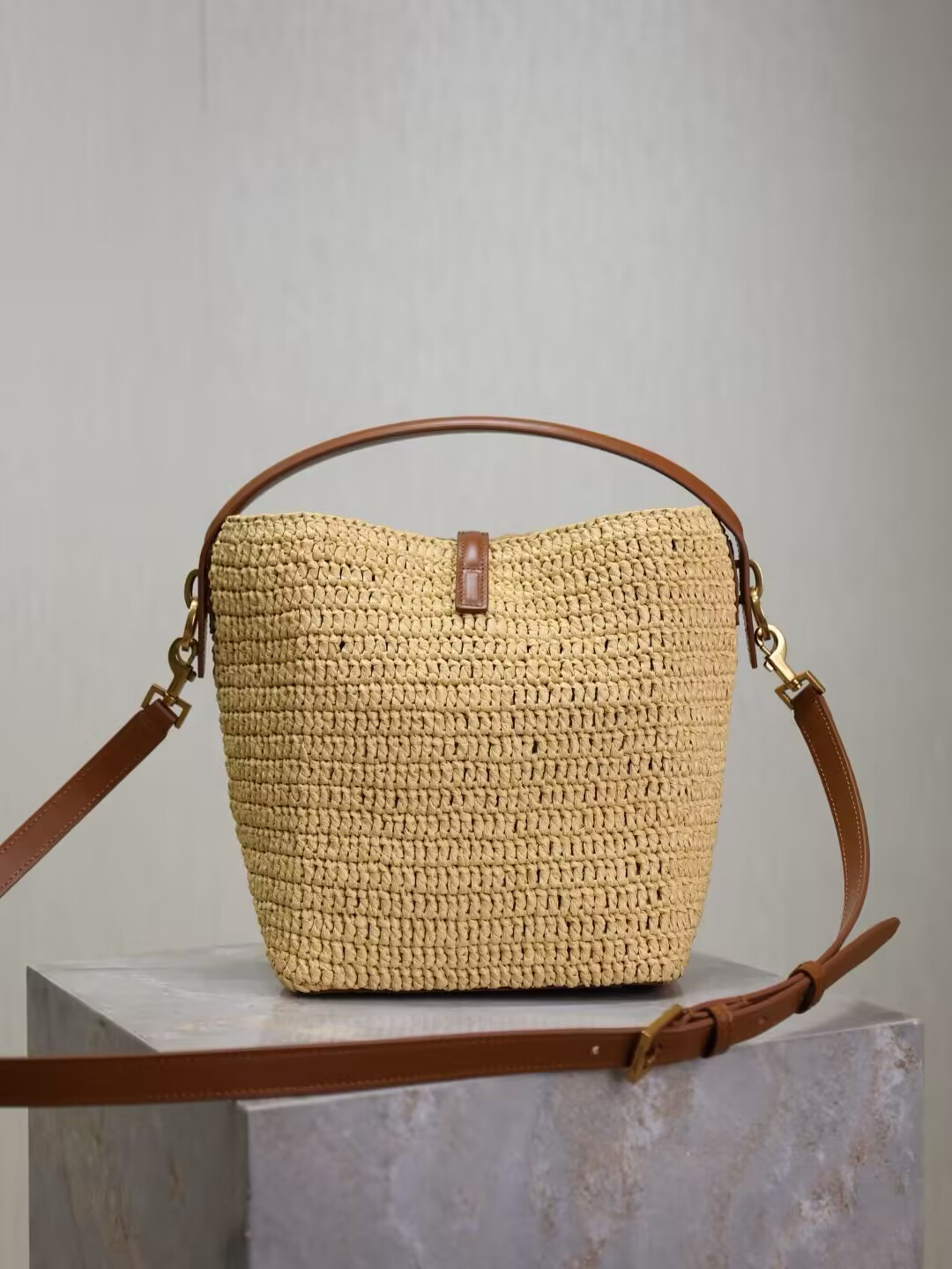 Y*L le 37 (raffia) 17x20x13cm