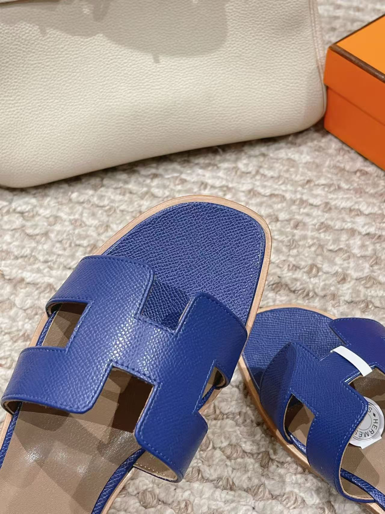 ua H**mes oran sandal