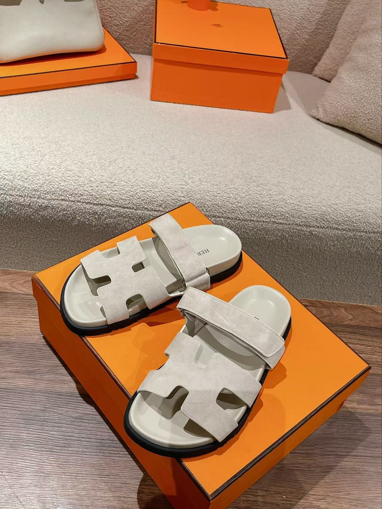 ua H**mes chypre sandal