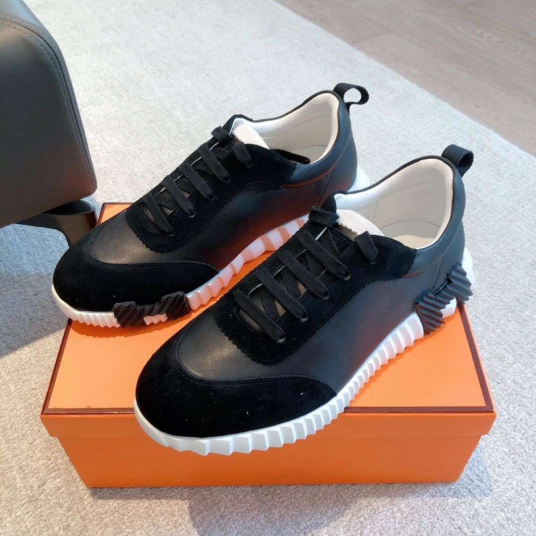 ua H**mes bouncing sneaker