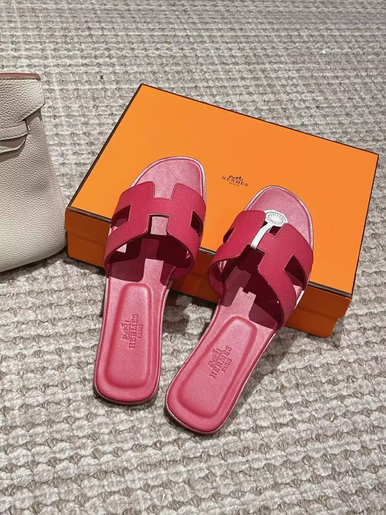 ua H**mes oran sandal