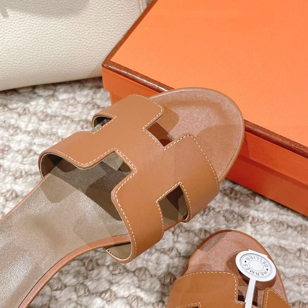 ua H**mes oasis sandal