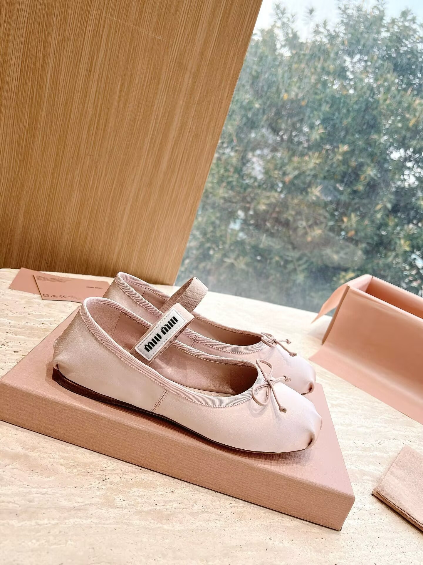 ua M1v M1v satin ballerinas