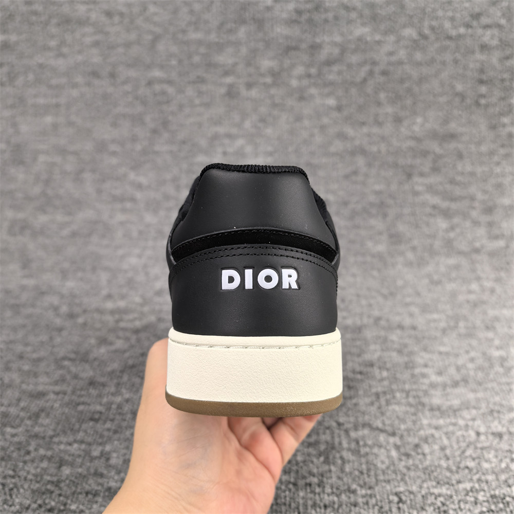 ua D*or sneaker