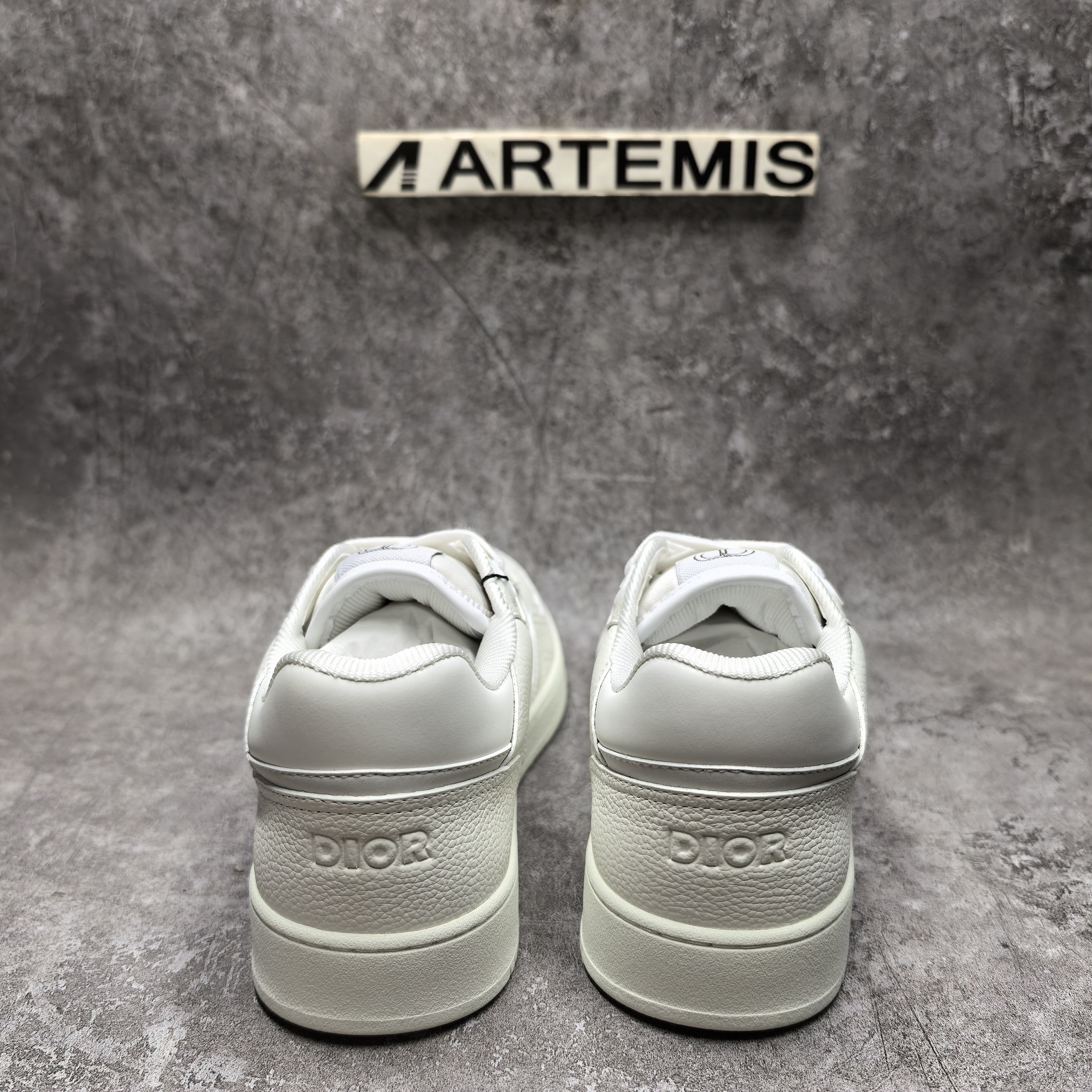 ua D*or sneaker