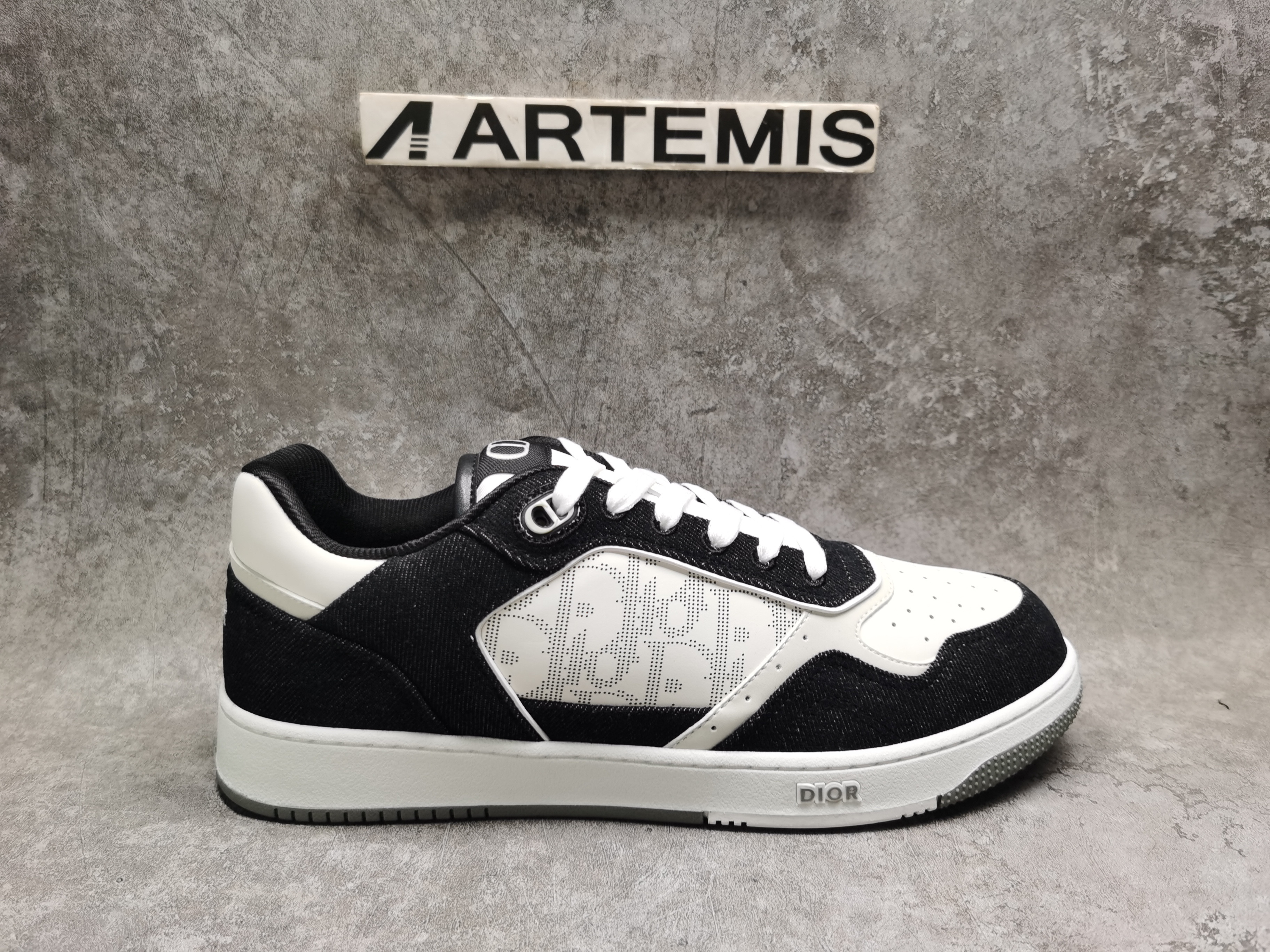 ua D*or b27 sneaker