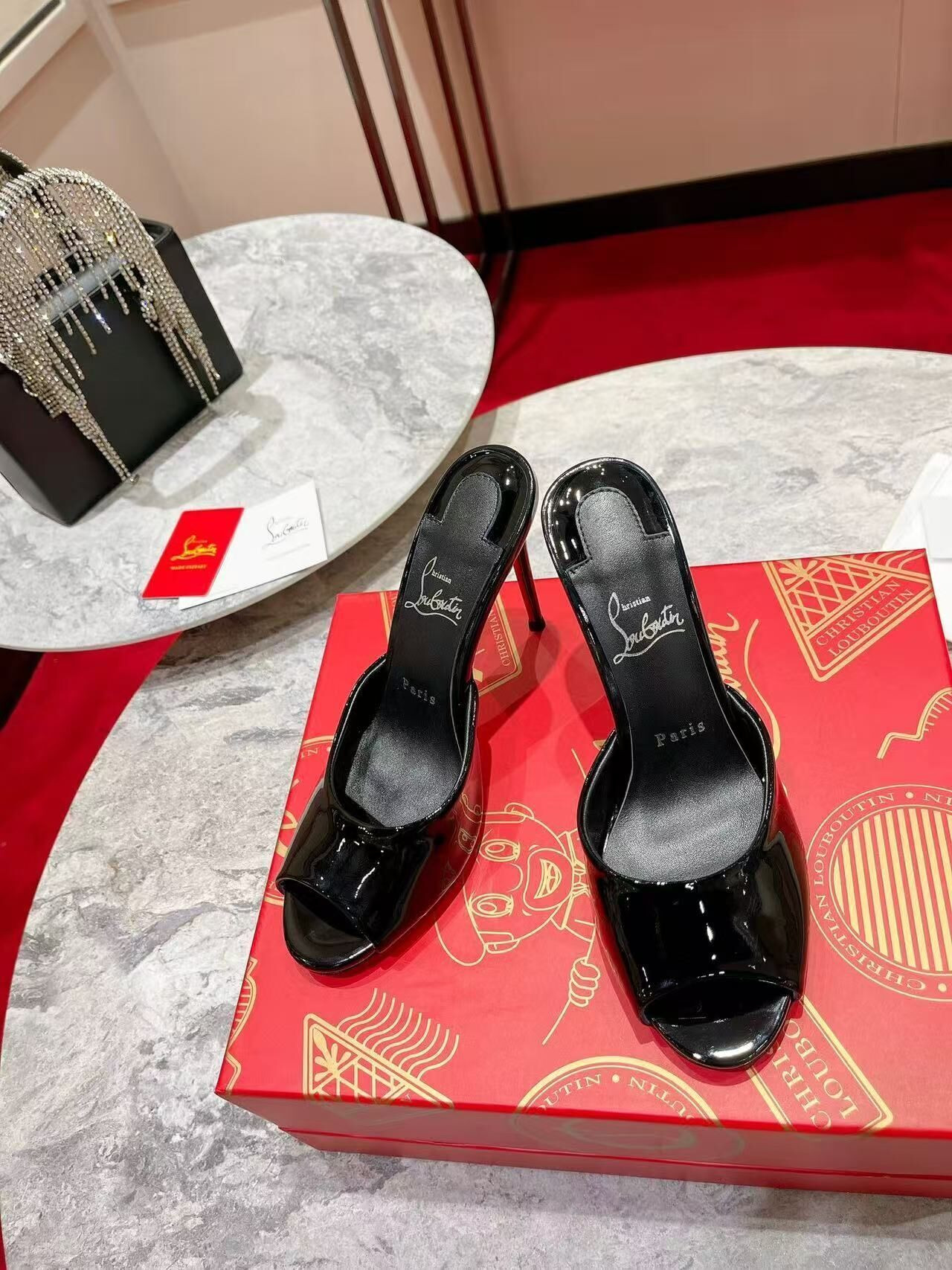ua Ch**an louboutin me dolly patent leather mules