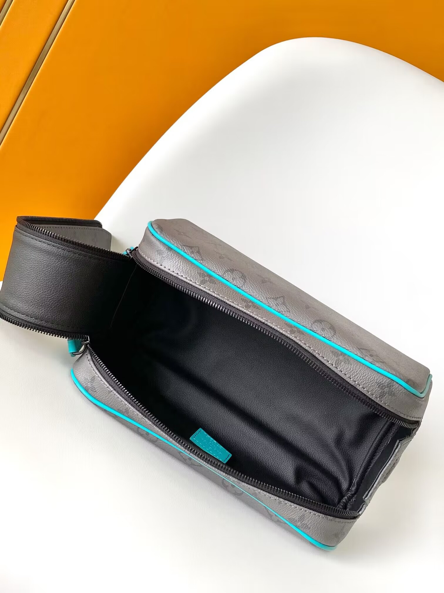 LV Dopp Kit Toiletry Bag M11482   28 x 15 x 16.5cm