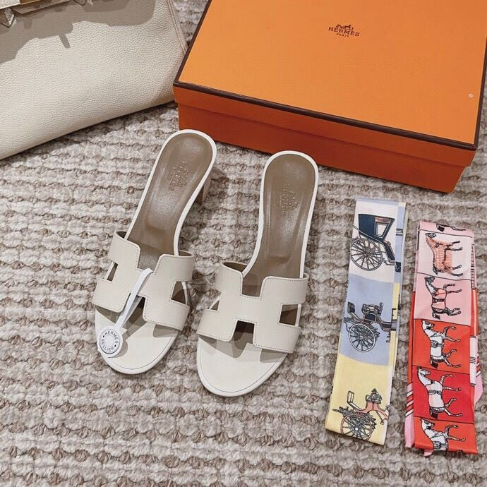 ua H**mes oasis sandal