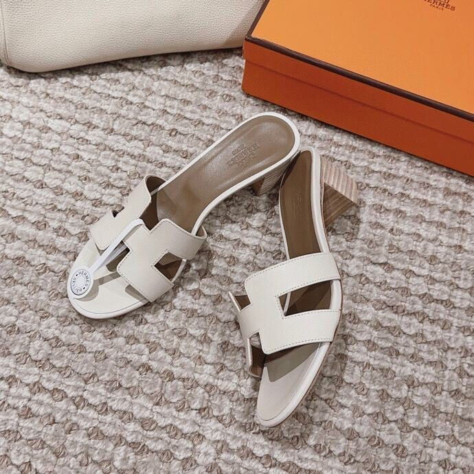 ua H**mes oasis sandal