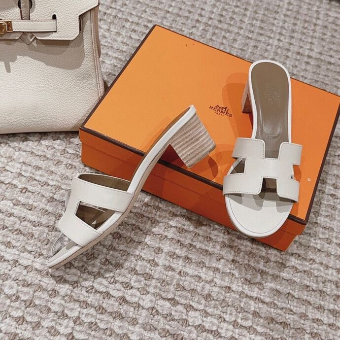 ua H**mes oasis sandal