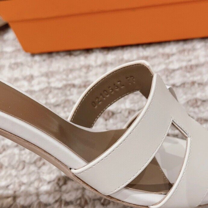 ua H**mes oasis sandal