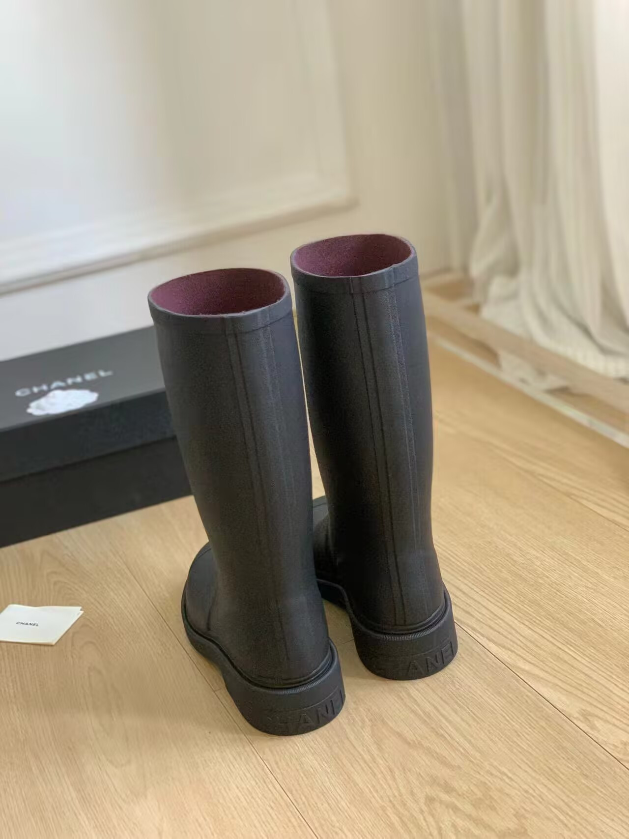 ua Ch*el boots