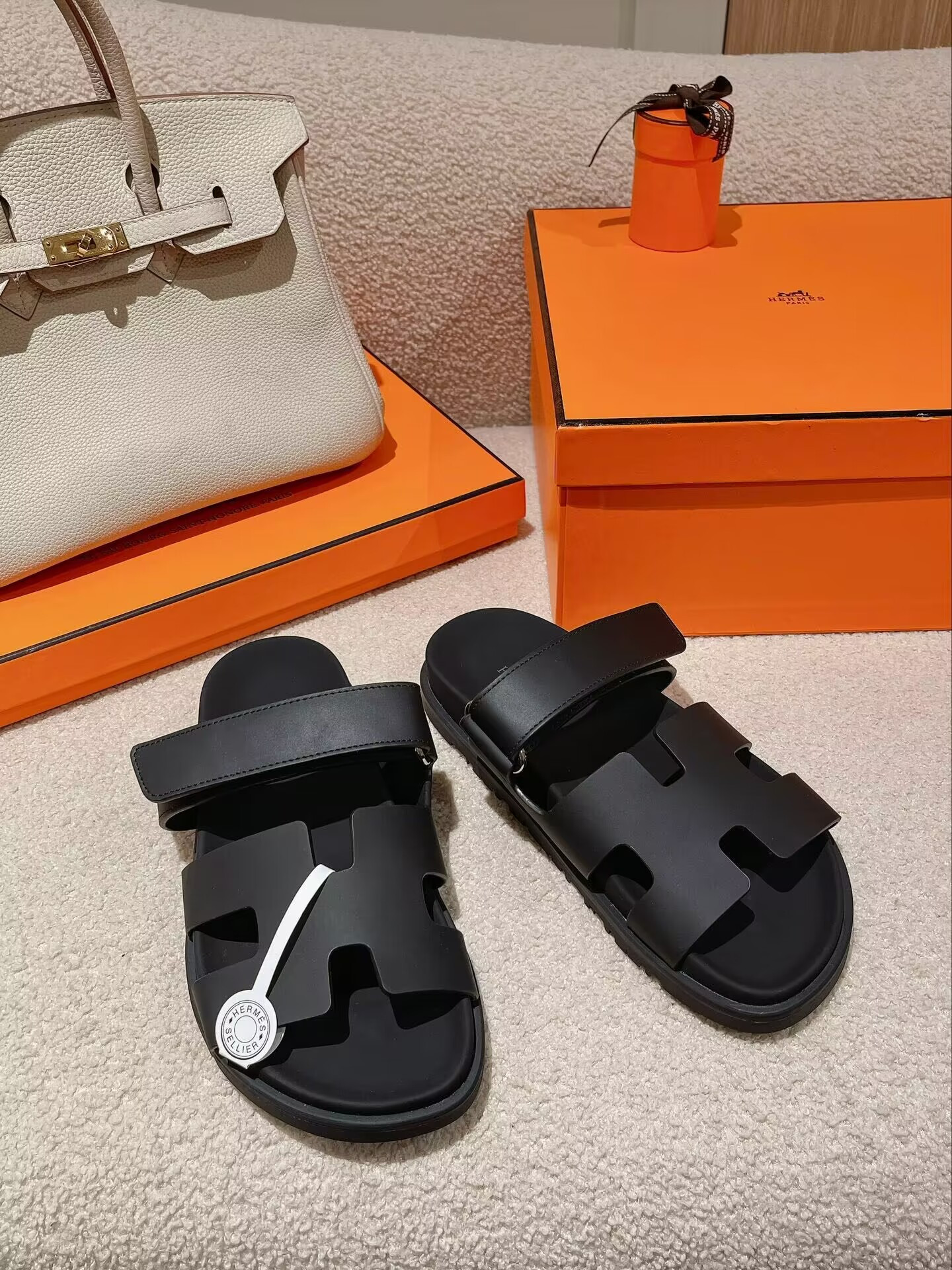 ua H**mes chypre sandal