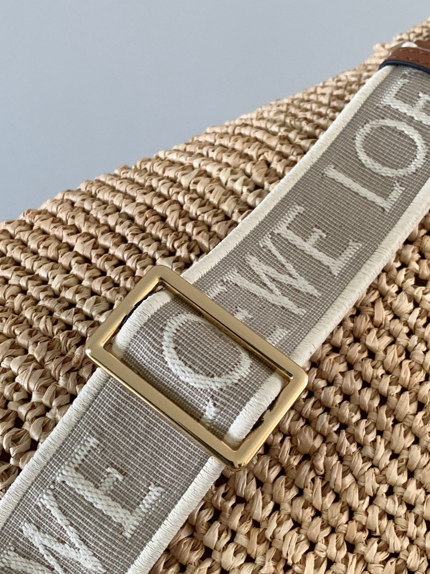 L0ew* mini slit raffia tote 30x30x8cm