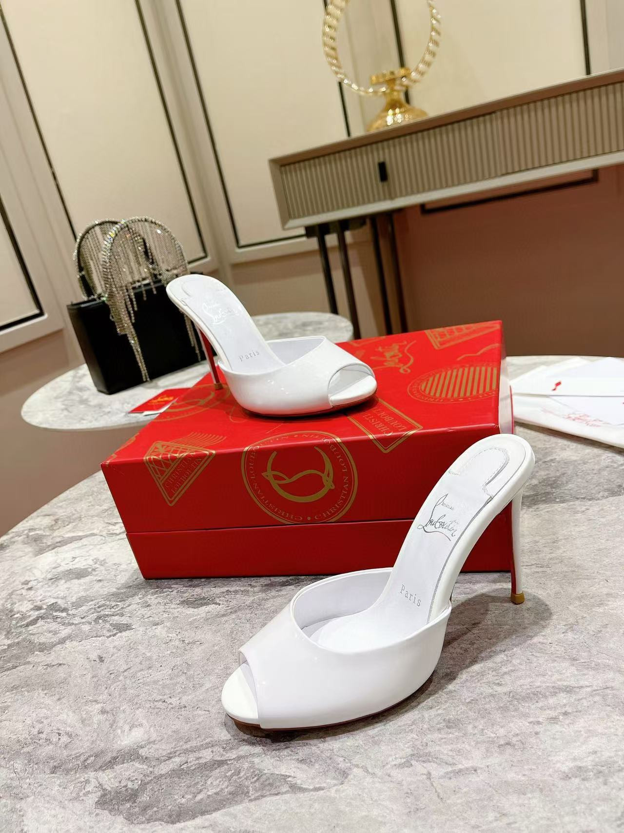 ua Ch**an louboutin bridal me dolly patent leather mules