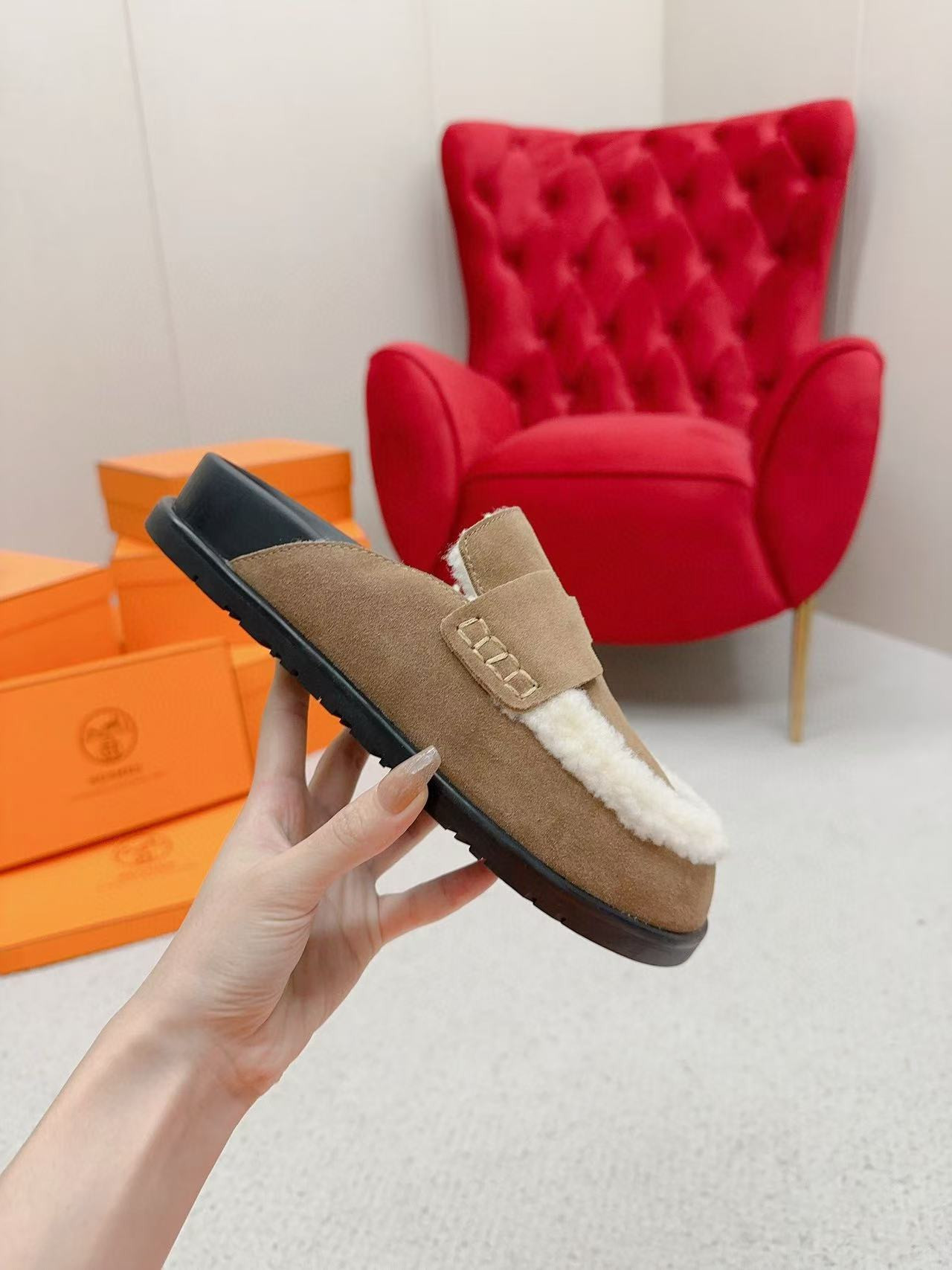 ua H**mes chypre sandal
