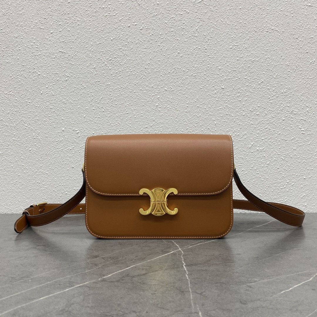 Ce**e triomphe bag 22x16.5x7cm