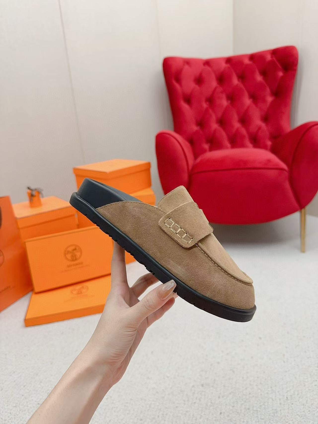 ua H**mes slippers