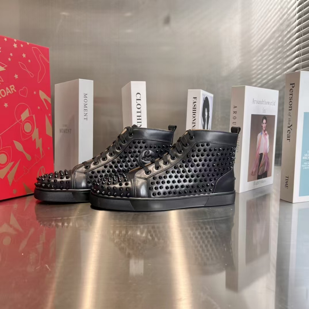 ua Ch**an louboutin l0*is strass sneakers