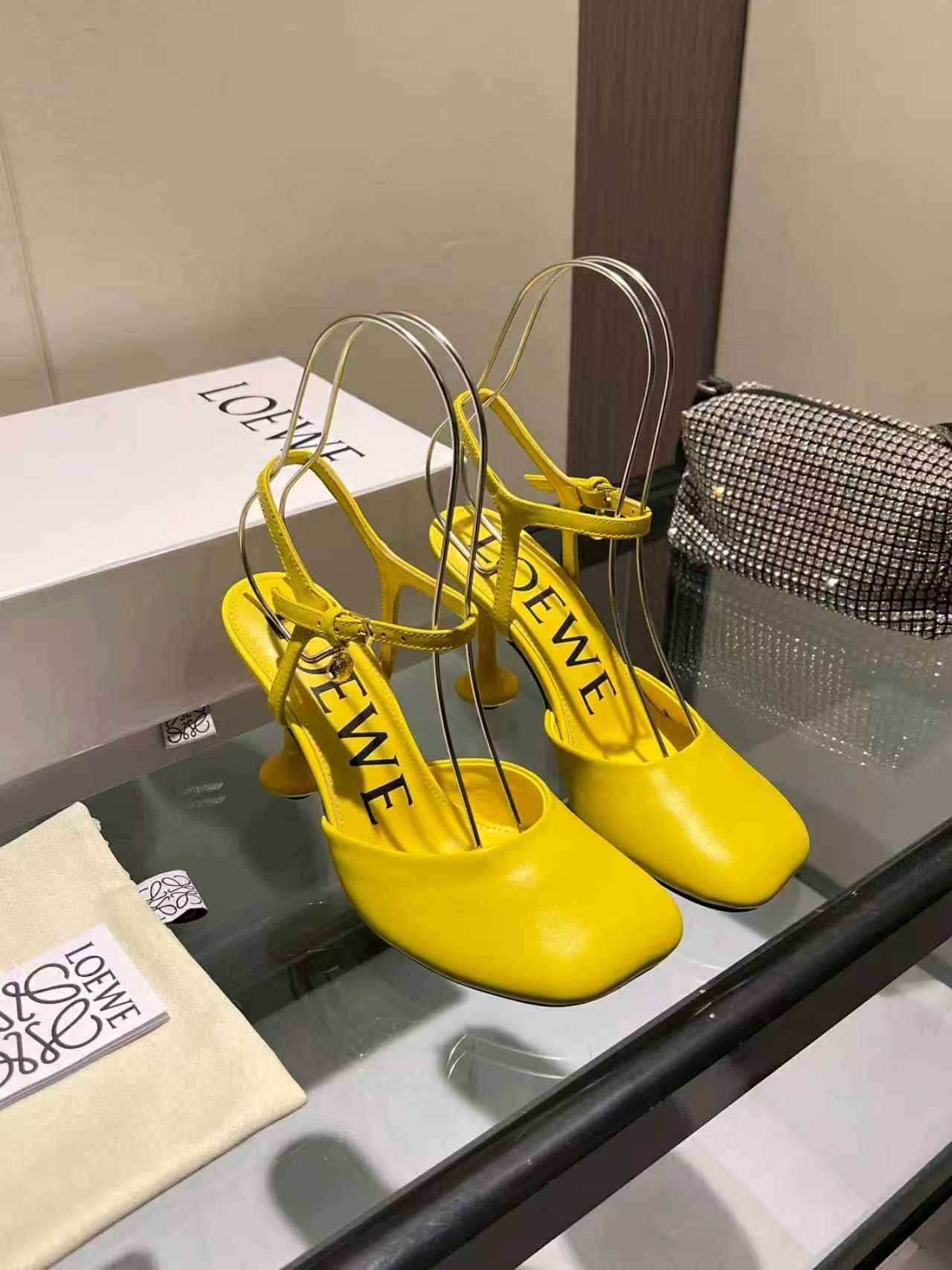 ua L0ew* toy ankle strap pump