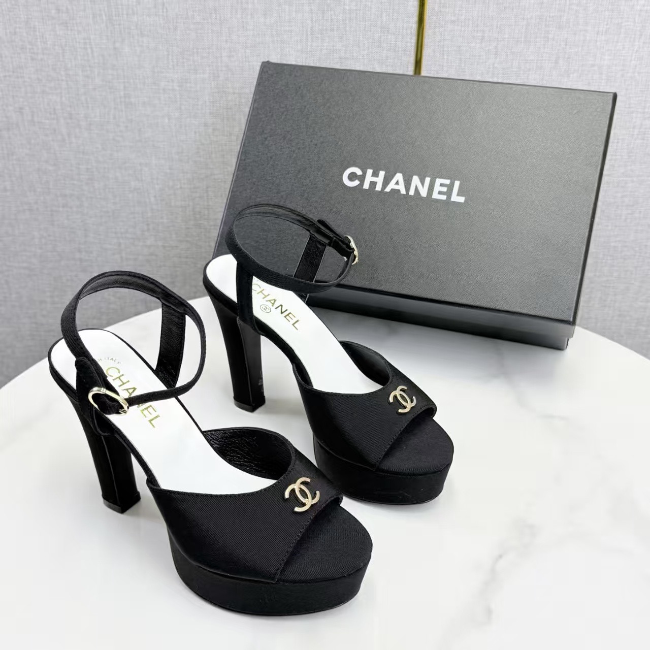 ua Ch*el sandals 11cm heel