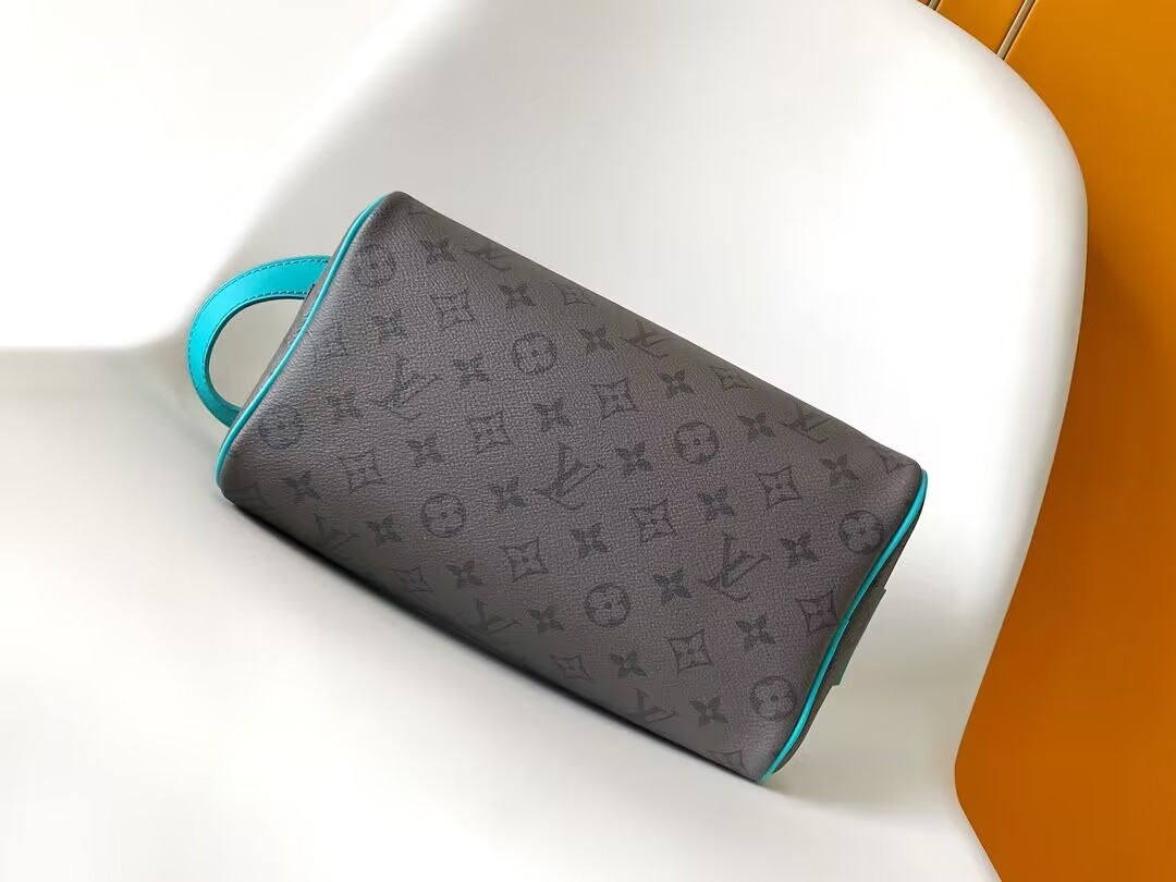 LV Dopp Kit Toiletry Bag M11482   28 x 15 x 16.5cm