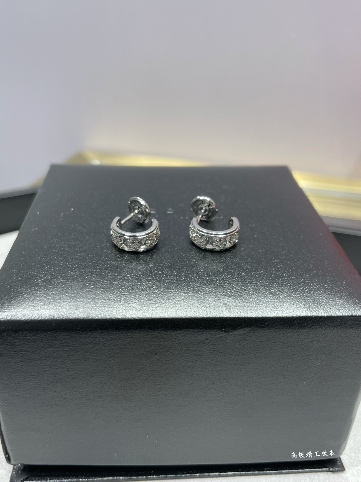 Qee1in circle gourd earrings