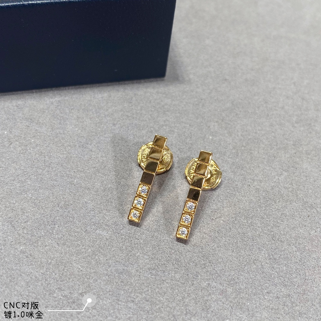 Ch0pard long bar half di*m*nd stud earrings