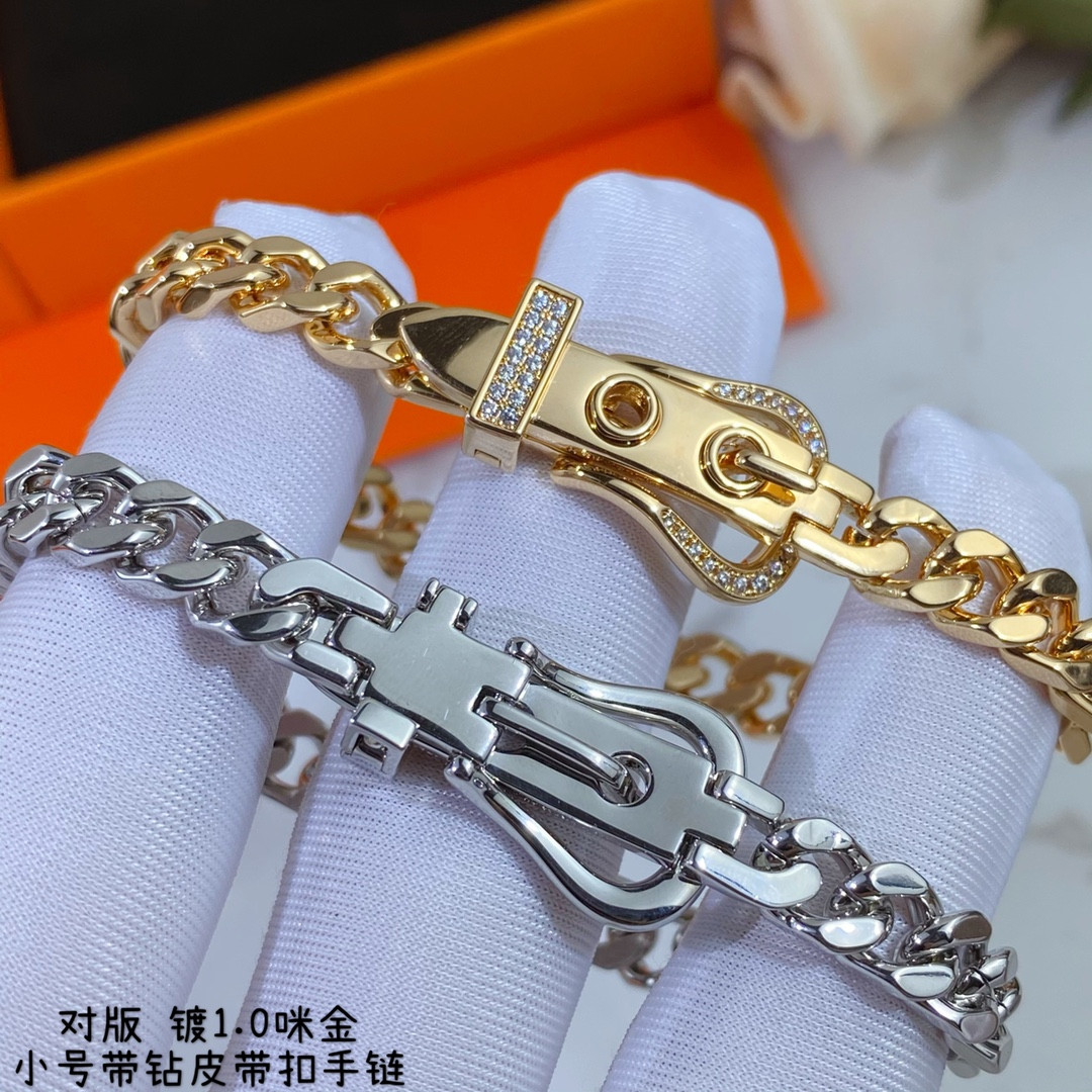 H**mes small di*m*nd-encrusted belt bracelet