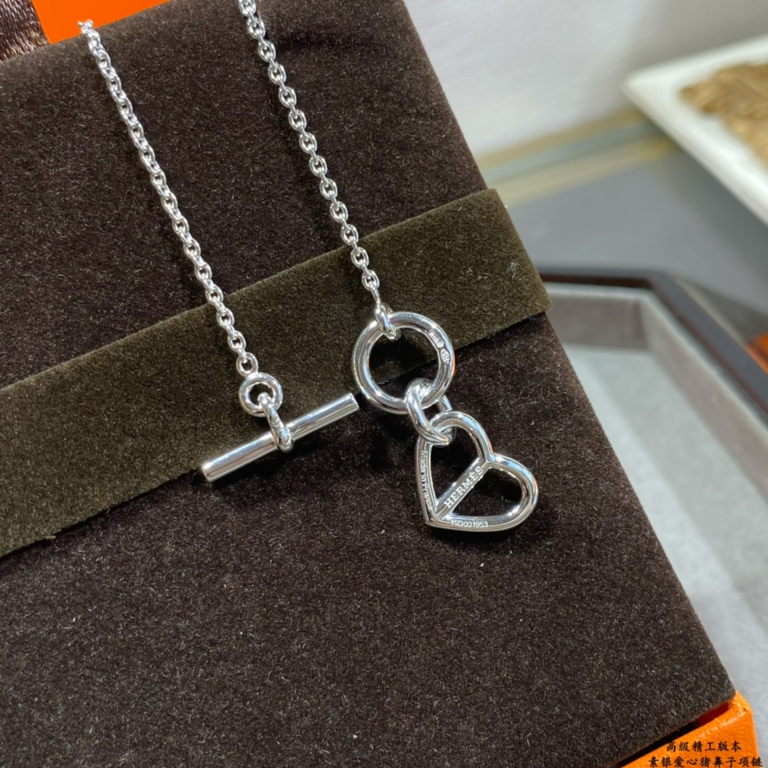 H**mes sterling silver lovehnecklace