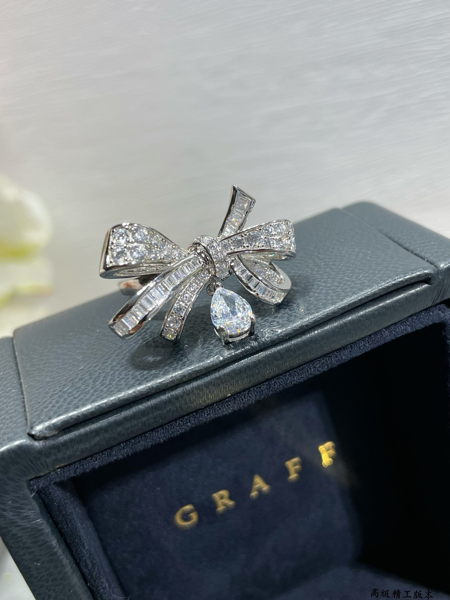 Gr*ff bowknot ring with rhinestones ag925
