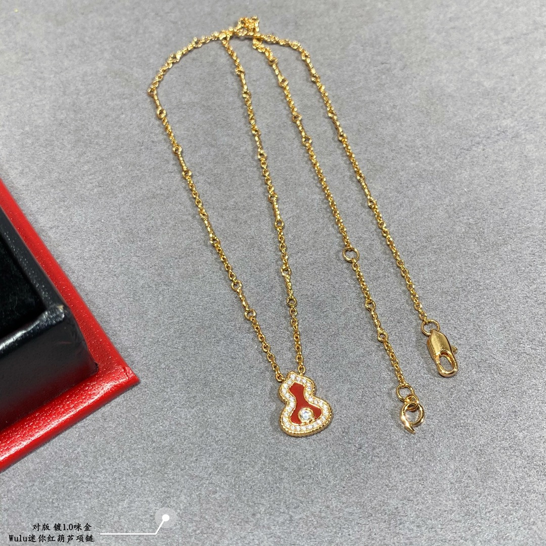 Qee1in mini di*m*nd red gourd necklace