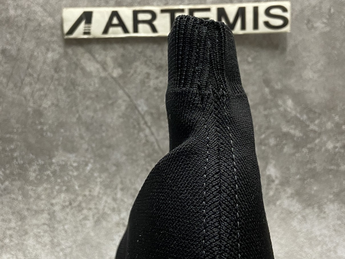 balenciga speed Gr*ffiti trainers white black logo