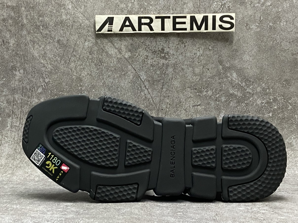 balenciga speed Gr*ffiti trainers black