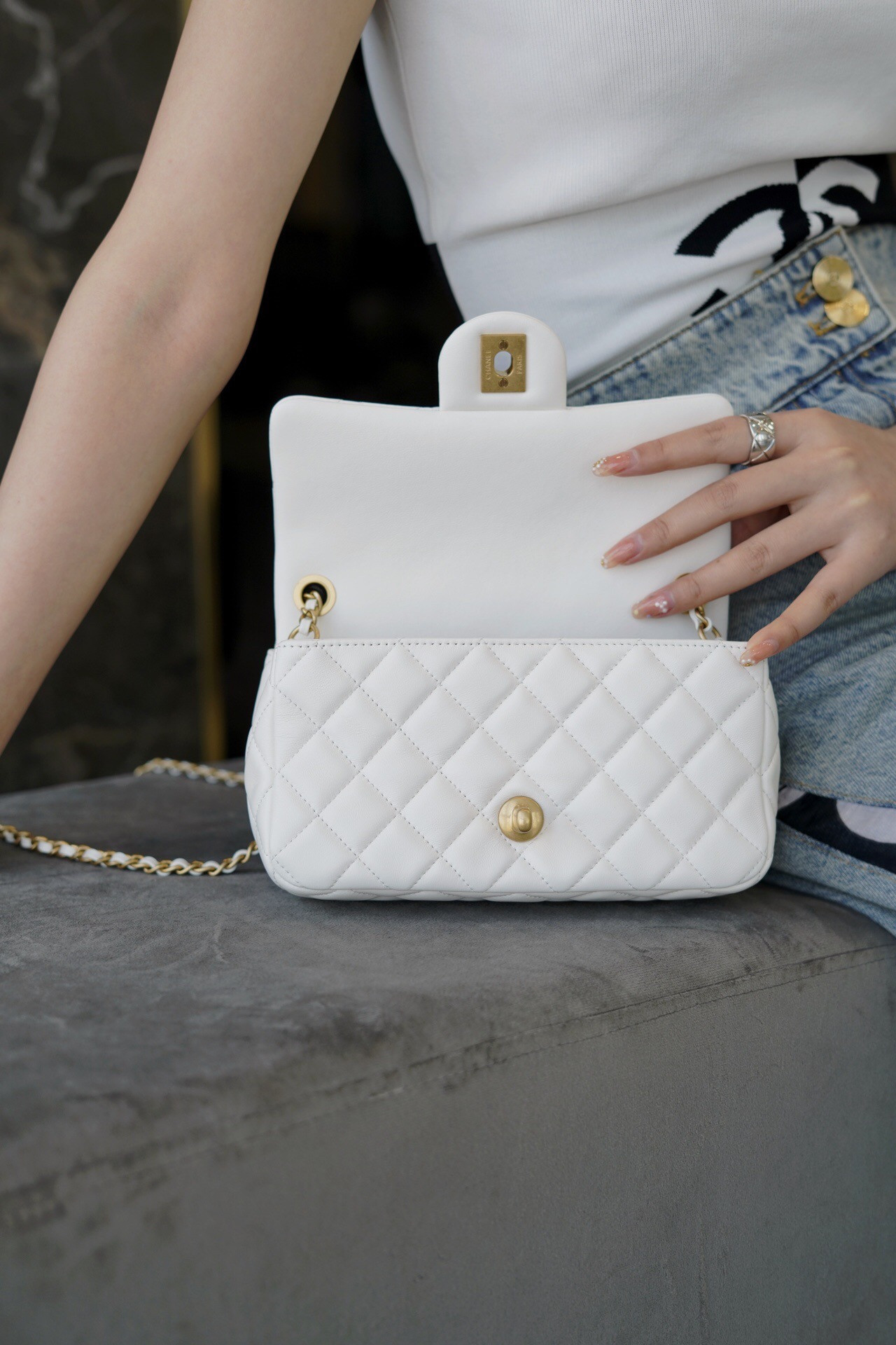 Ch*el card holder