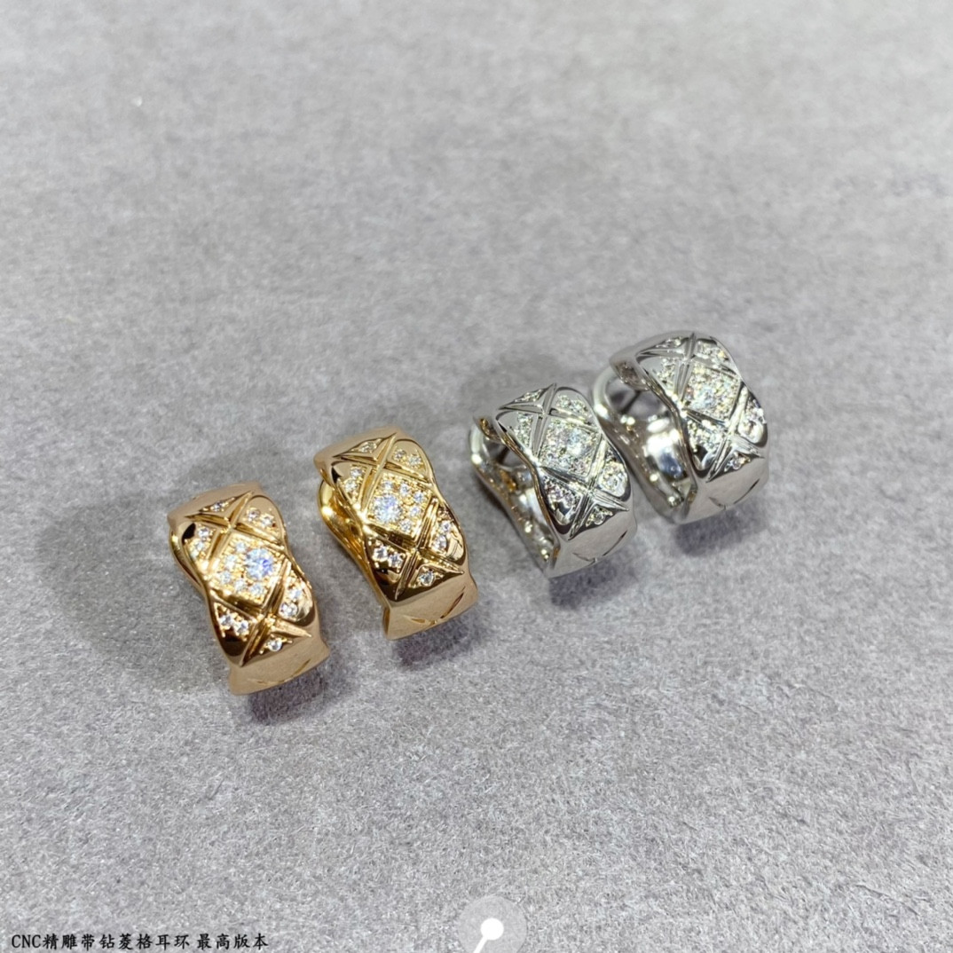 ch*el carved Di*m*nd with Di*m*nd earrings