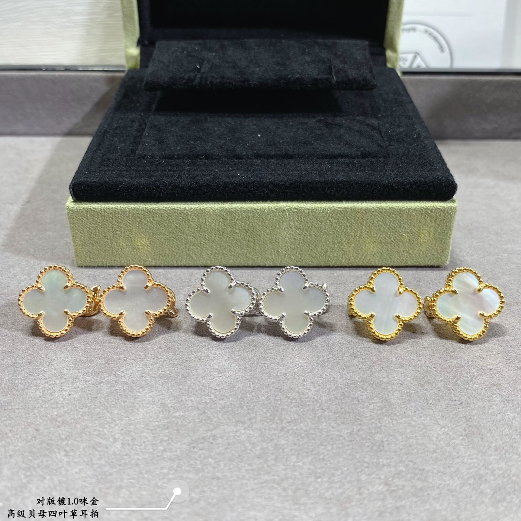 v*n cl*f & arpels preM1vm fritillaria four-leaf clover earrings 1.5cm