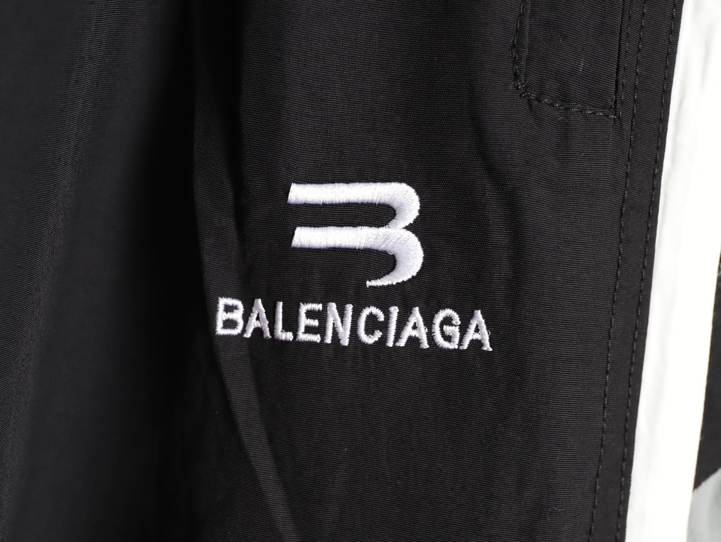 Ba*len*cia*ga pants