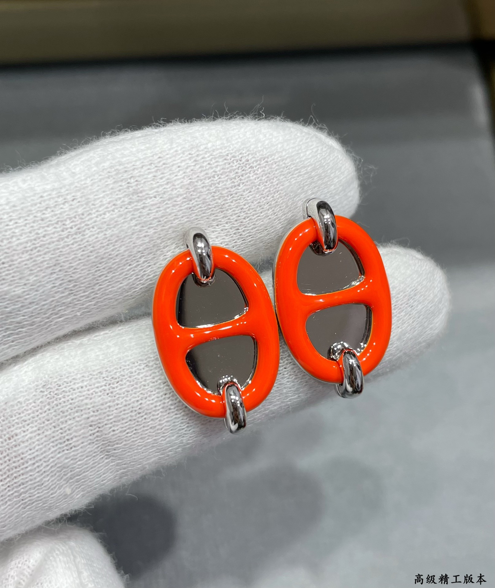 H**mes mini maillon earrings