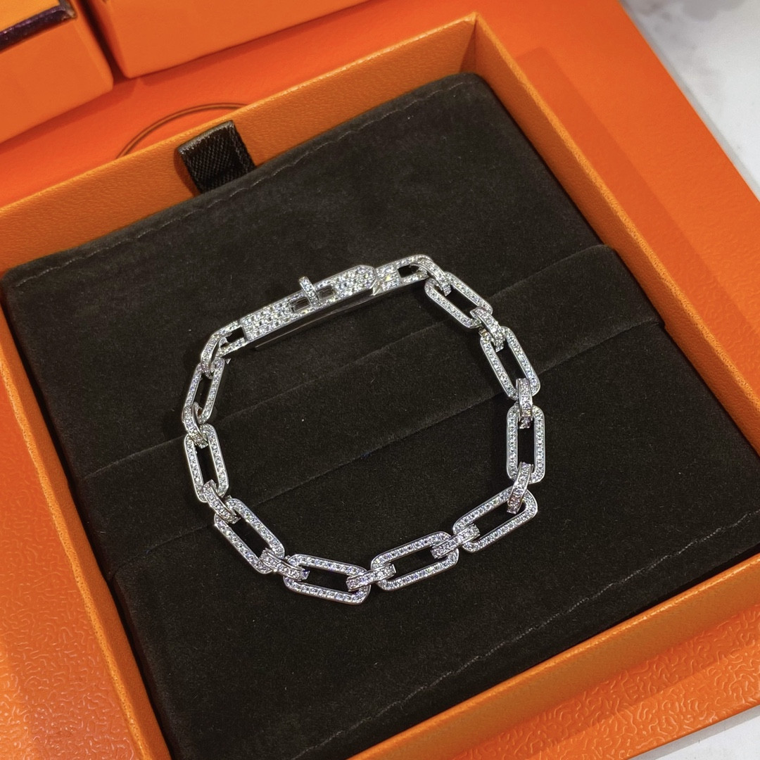 H**mes fully di*m*nd-encrusted kelly bracelet