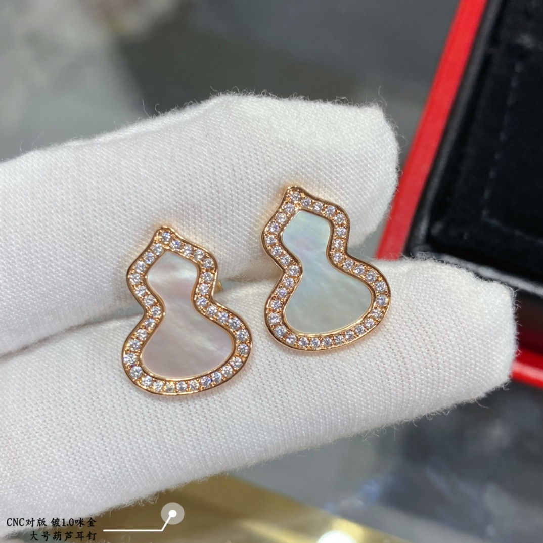 Qee1in large gourd stud earrings
