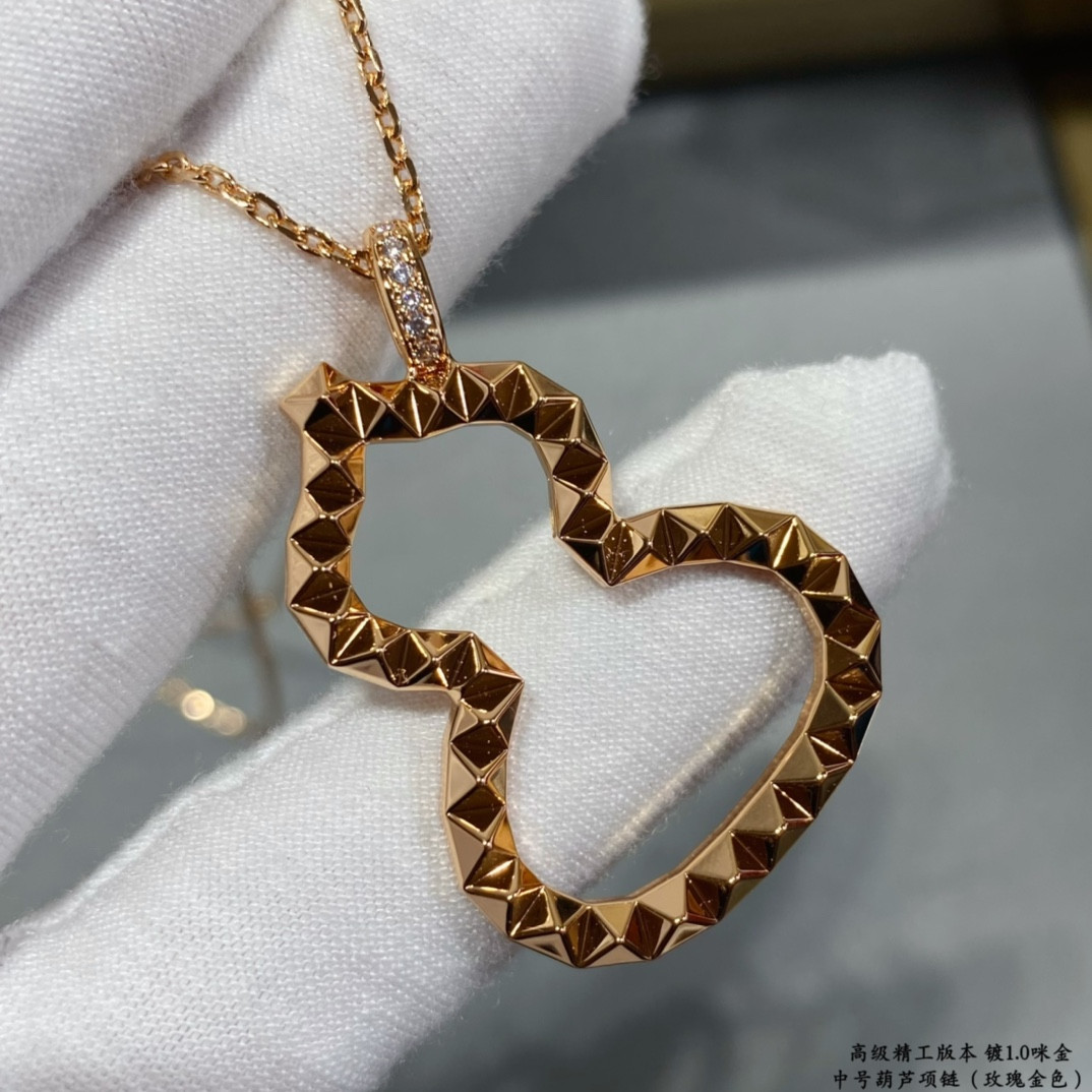 Qee1in medium gourd necklace