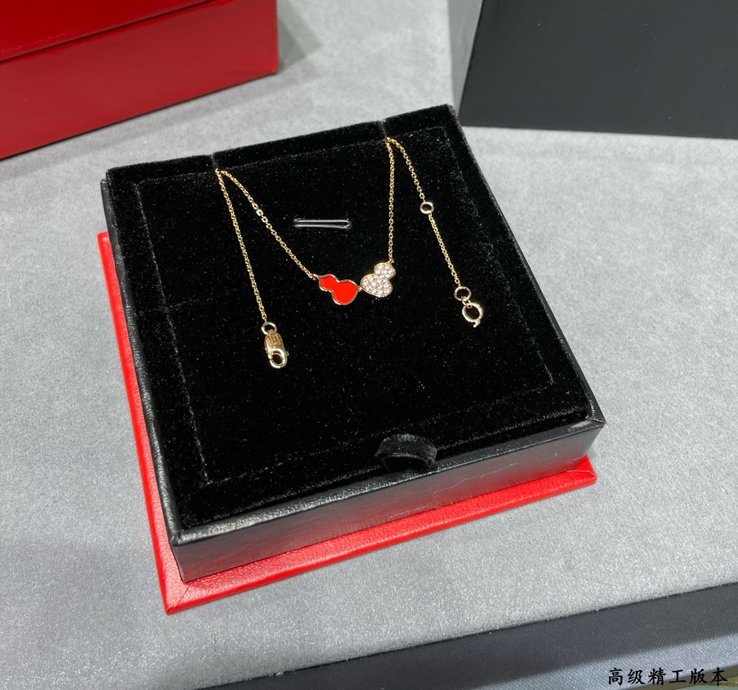 Qee1in wulu double gourd necklace
