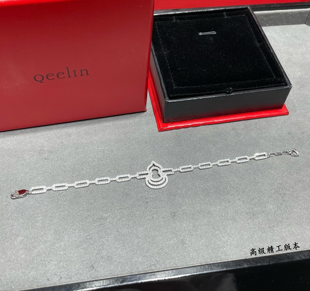 Qee1in triple loop gourd bracelet